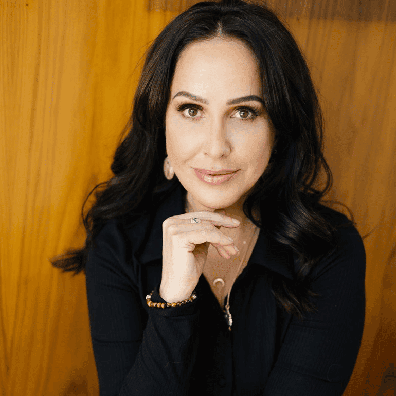 Elena Villanueva - expert channel