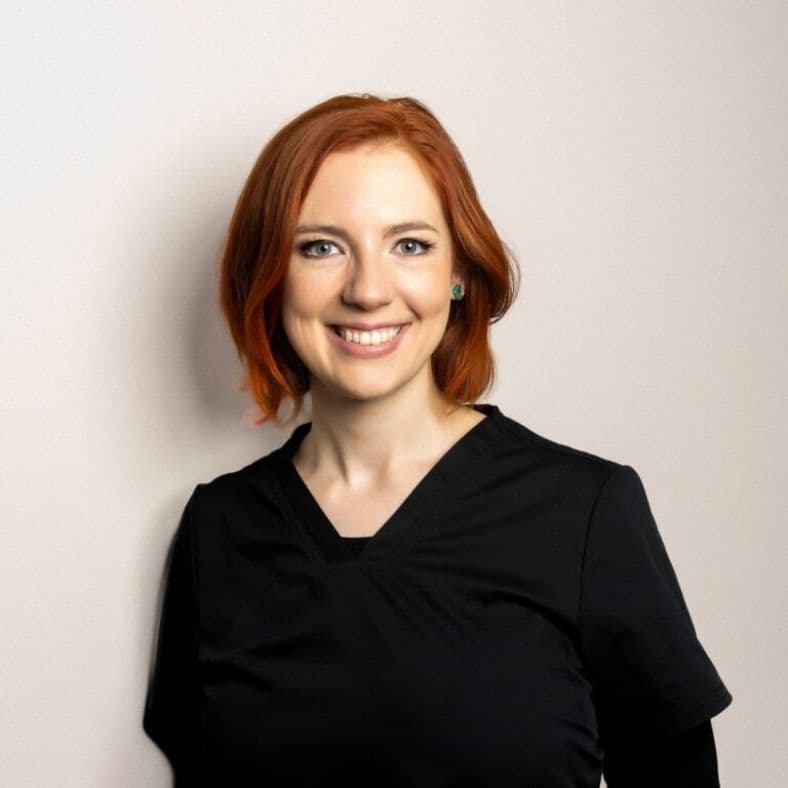 Nicole Lovat - expert channel