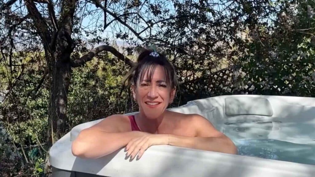Hot Tub Hotness: Dr. Liz’s Online Dating “Rules”