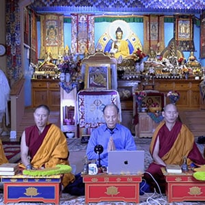 Master Chunyi Lin and the Tibetan Monks